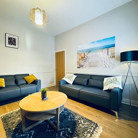Rockcliffe Retreat, Stylish Coastal Apartment وايتلي باي المظهر الخارجي الصورة