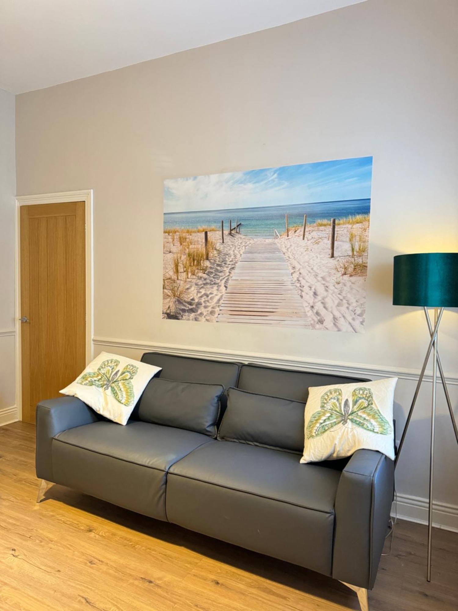 Rockcliffe Retreat, Stylish Coastal Apartment وايتلي باي المظهر الخارجي الصورة