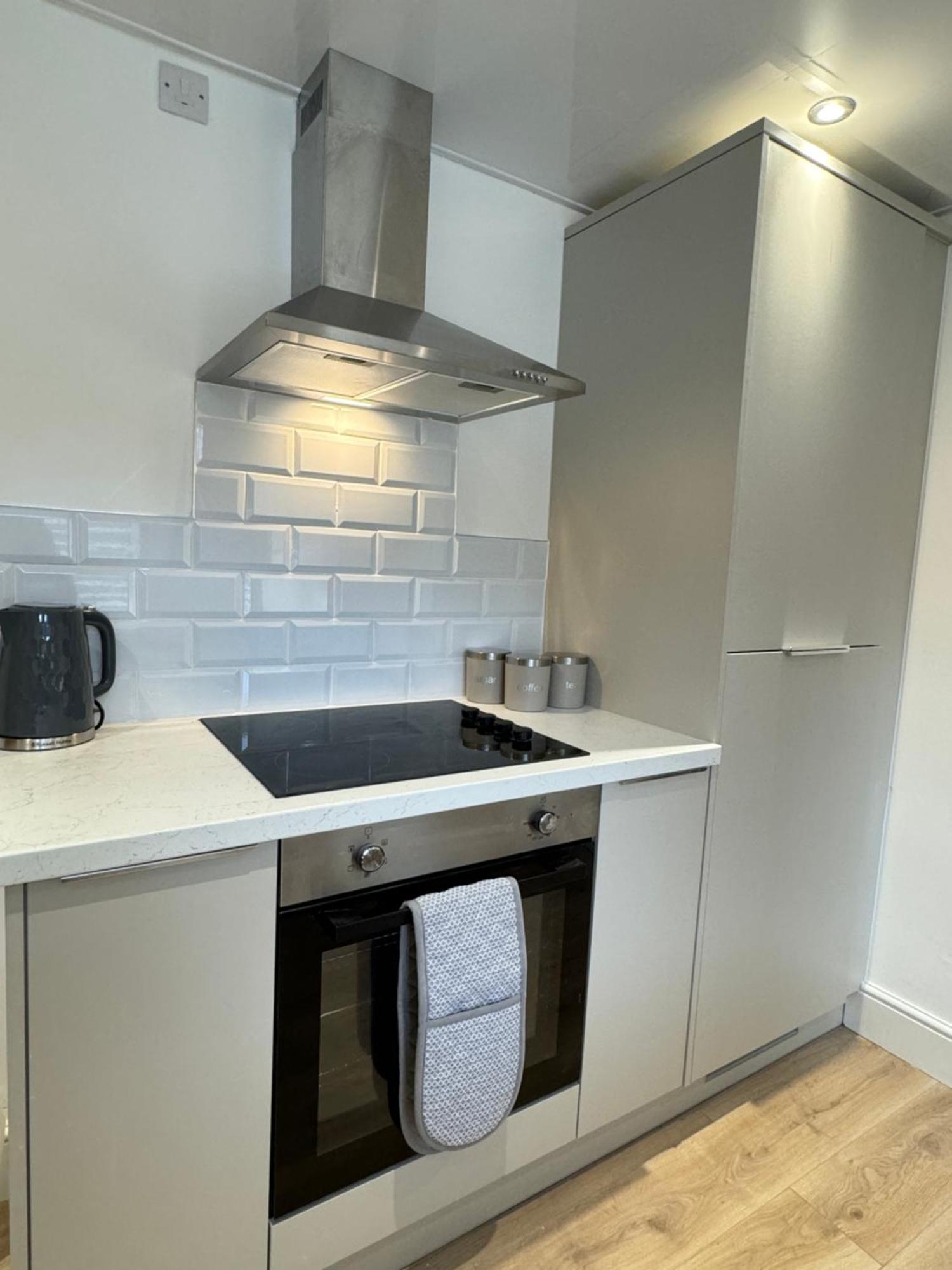Rockcliffe Retreat, Stylish Coastal Apartment وايتلي باي المظهر الخارجي الصورة